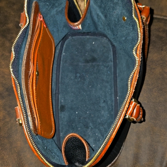 Black Dooney & Bourke Handbag with Brown details and handles - Picture 11 of 14